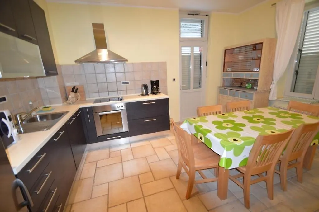 נובי ווינודולסקי Apartments Zdravko נובי ווינודולסקי